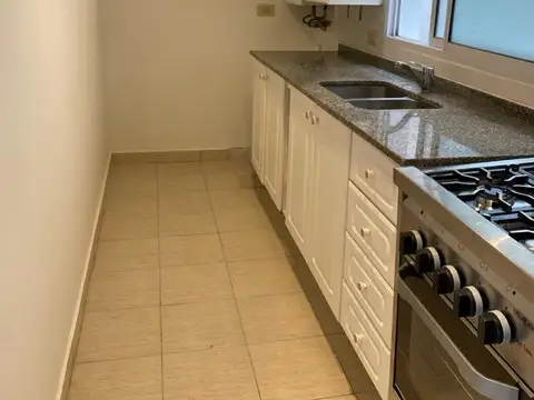 Departamento en Alquiler con 1 cocheras