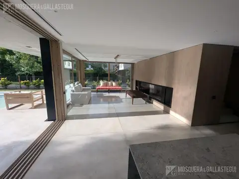 Casa 6 ambientes con 1 baño