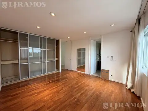 Casa al agua 4 dormitorios Noroeste spa