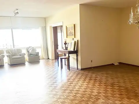 Apartamento en venta c/ cochera en Pocitos