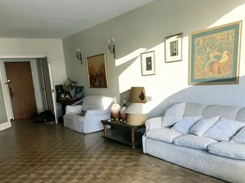 Pocitos, Berro y Solano Antuña 100