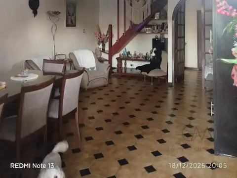 Casa 5 ambientes con 3 baños