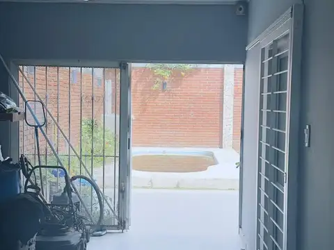 Casa 5 ambientes con 1 baño