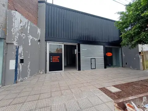 Gran Galpon/ Local  en zona Comercial. Zona Norte