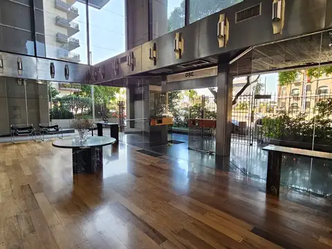 Vendo en RETIRO.  Espectacular Piso de 5 Ambientes / 2 Cocheras / Baulera.