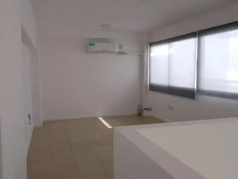 Oficina en Alquiler en Centro, $ 450.000