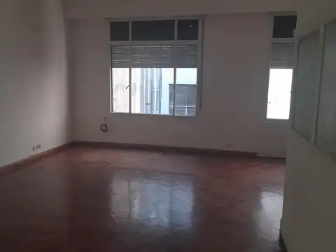 Oficina a pasos del obelisco, excelente ubicación. Microcentro.