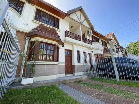 ALQUILER DUPLEX DE 3 AMB JARDIN COCHERA HAEDO