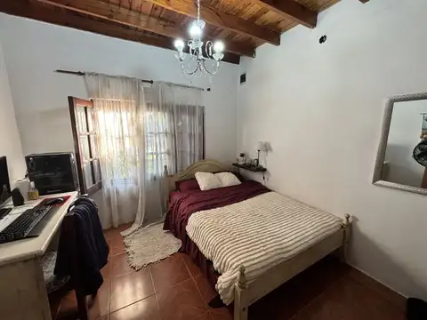 Hermosa casa 5 ambientes y amplio quincho