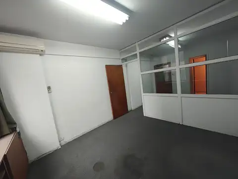 Oficina 1 Ambiente dividido en Tribunales