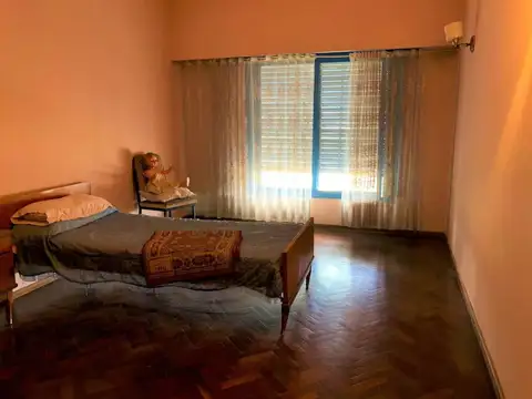 CASA DOS DORMITORIOS  CON PATIO Y LOCAL ARROYITO