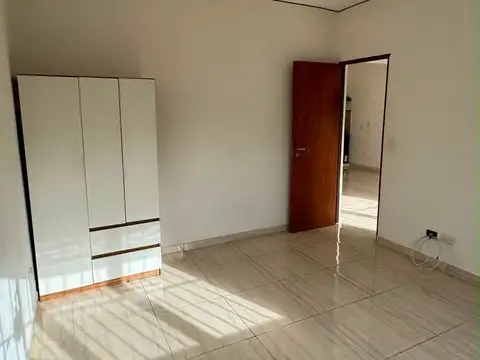 Depto Tipo Casa en Alquiler de 3 dormitorios