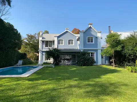 MUY LINDA CASA BARRIO CERRADO VIEJO VIVERO