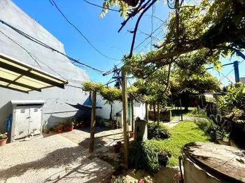 Casa 3 ambientes con 2 baños
