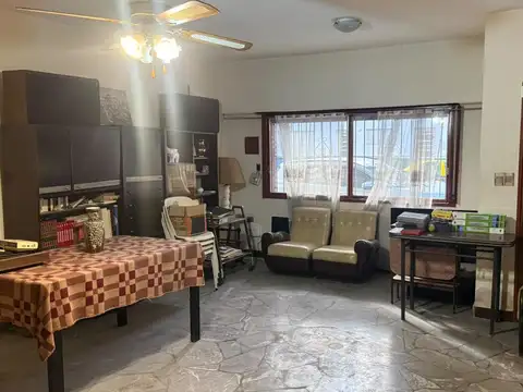 Rocamora 4200, Casa 4 ambientes, con cochera, balcón y terraza, Almagro Lote Propio