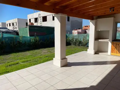 Casa en Alquiler de 3 dormitorios