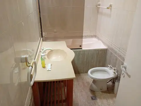 Depto Tipo Casa 4 ambientes con 2 baños