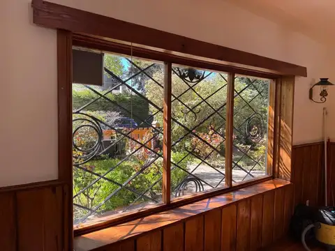 Casa 8 ambientes con 3 baños