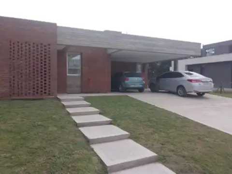 CASA ALQUILER "FINCAS DE ALVAREZ" MORENO