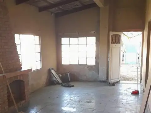 RETASADO  - LOTE DE 389 M2 CON CASA A REFACCIONAR /DEMOLER