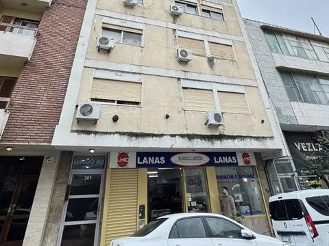 VENTA DEPARTAMENTO DE 2 DORMITORIOS CENTRO CORDOBA CON PATIO PROPIO