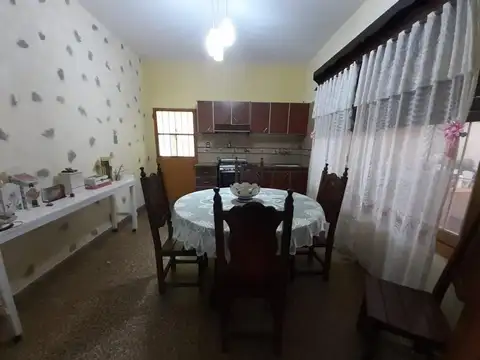 Casa 3 ambientes con 1 baño