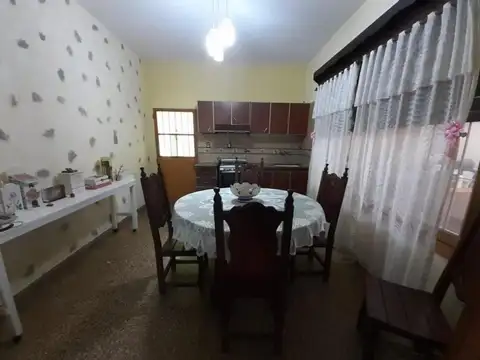 Casa 3 ambientes con 1 baño