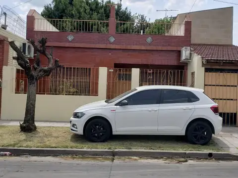 CASA EN VENTA : ITUZAINGO : 4 AMBIENTES : 120m2 CONSTRUIDOS