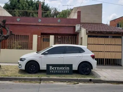 CASA EN VENTA : ITUZAINGO : 4 AMBIENTES : 120m2 CONSTRUIDOS