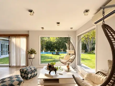 Casa 5 ambientes con 7 baños