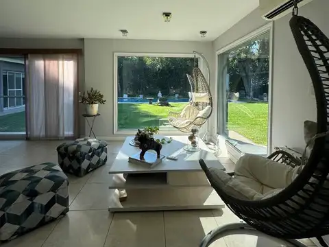Casa 5 ambientes con 7 baños