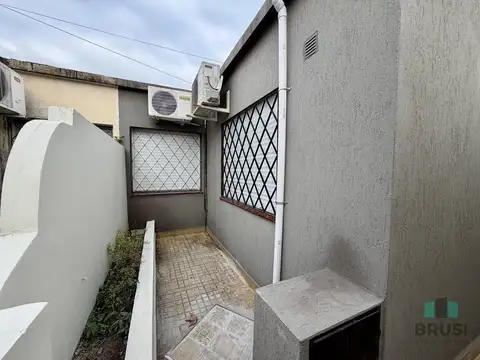 Depto Tipo Casa en Alquiler de 2 dormitorios