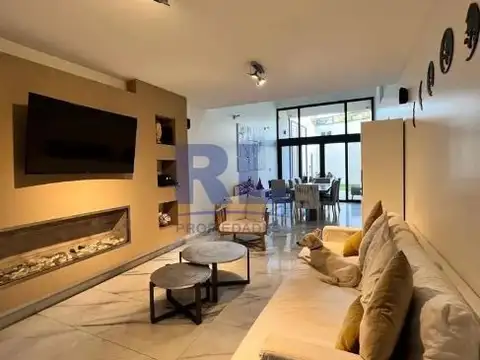 Casa en Venta en Liniers, USD 430.000