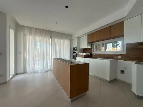 Casa en Alquiler A Estrenar