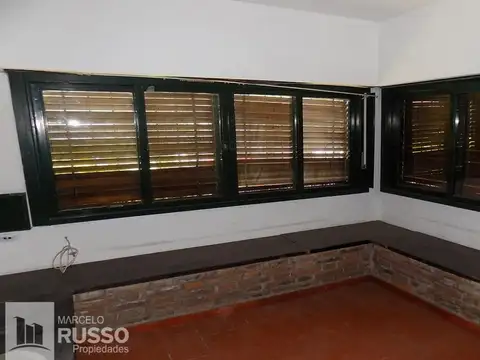 CHALET 4 AMBIENTES c/ OFICINA