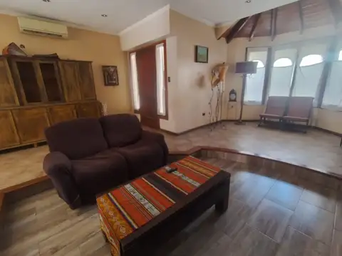 Casa en Venta en Villa Sarmiento, USD 195.000