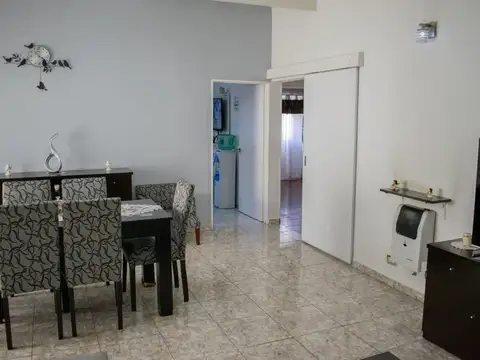 Depto Tipo Casa en Venta en Villa Luzuriaga, USD 80.000