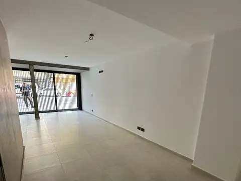 Local en Alquiler en Echesortu, $ 680.000