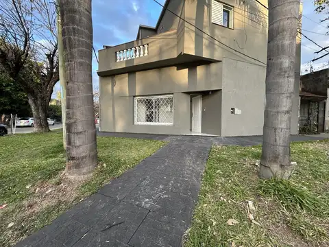 Depto Tipo Casa en Venta de 4 ambientes