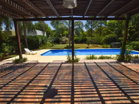 Casa 4 ambientes con 3 baños