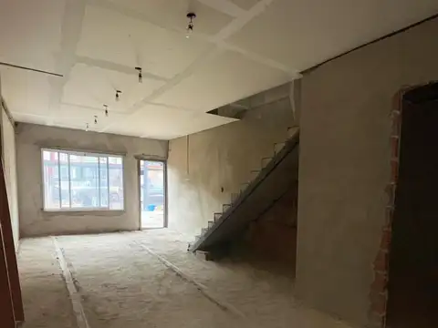 Depto Tipo Casa en Venta de 3 dormitorios