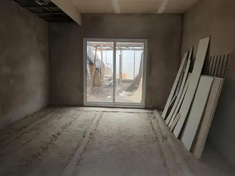 Depto Tipo Casa 4 ambientes con 2 baños