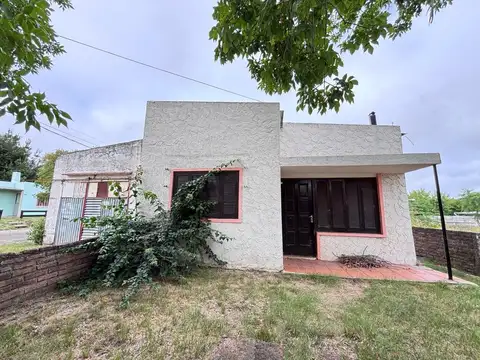 ¡Gran Oportunidad en Guichón! Casa en Venta 