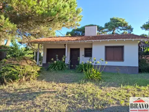 CHALET / CASA de 3 AMB, zona CENTRO/SUR, VILLA GESELL Cod.0670