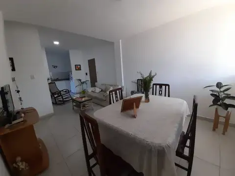 Departamento 6 ambientes con 1 baño