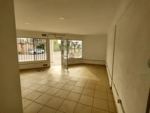 Local en Alquiler en Fray Luis Beltran, $ 320.000