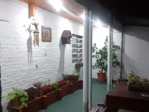 Casa 3 ambientes con 2 baños