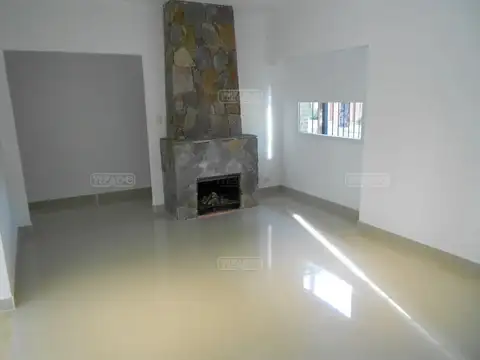 Casa 5 ambientes con 4 baños