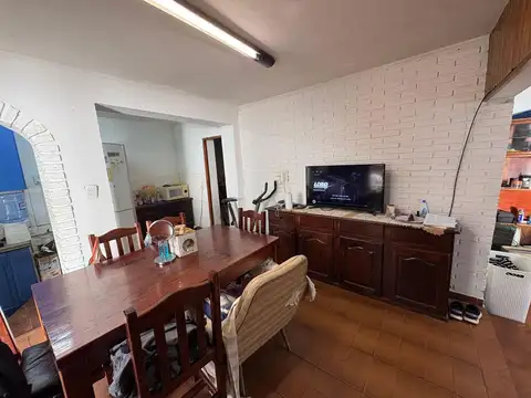 Santiago Derqui 2300