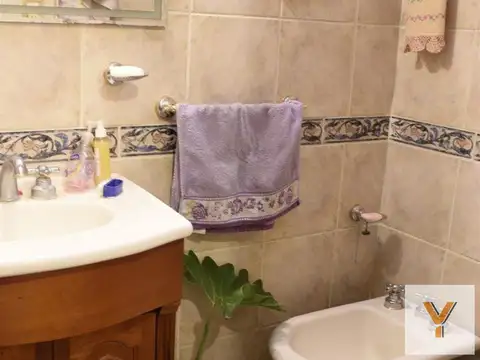 Depto Tipo Casa 5 ambientes con 2 baños